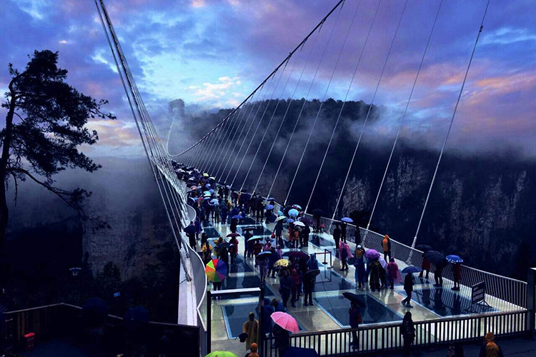 長(zhǎng)沙出發(fā)到張家界玻璃橋、天門山、玻璃棧道、鳳凰古城3日游